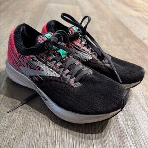 Brooks Size 6.5 Ricochet